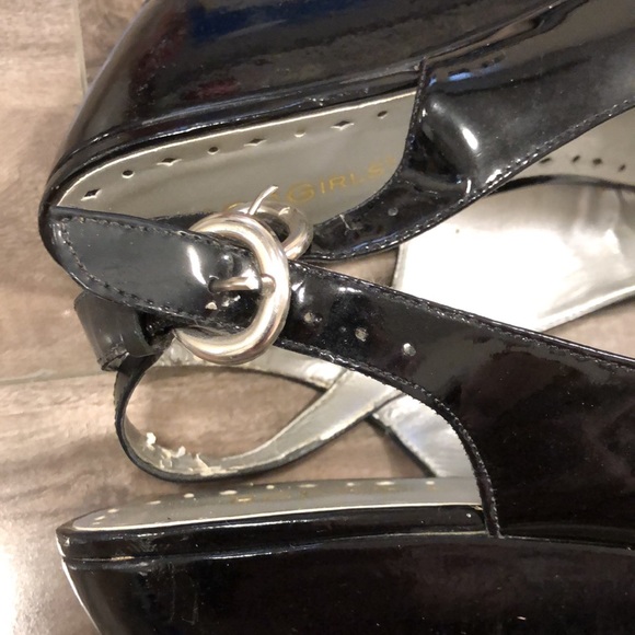 🔥🔥BCBG Patent Leather Wedges - Picture 4 of 11